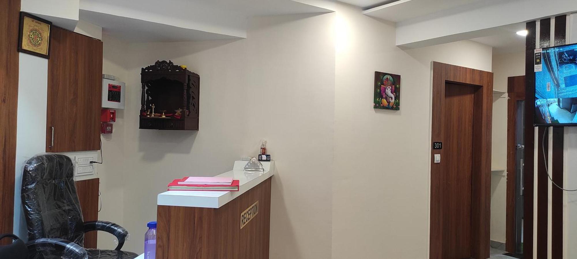 Earth Inn, Subhash Bridge,