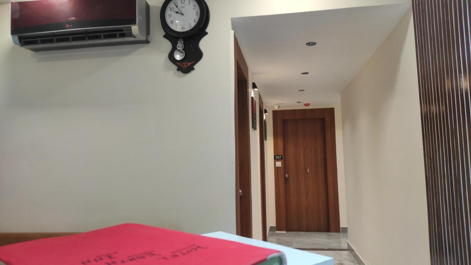 Earth Inn, Subhash Bridge, Hotel 3*