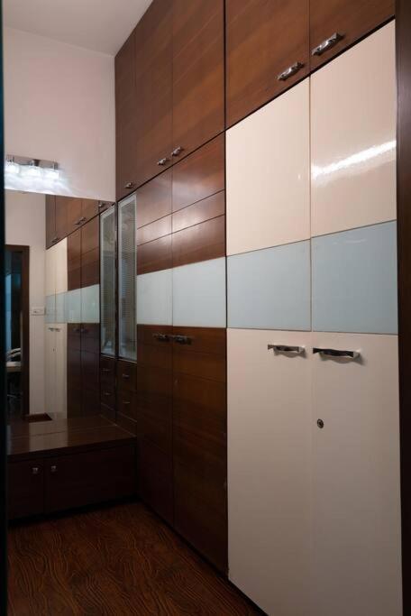 Super Luxury - Near To Karnavati Club *
