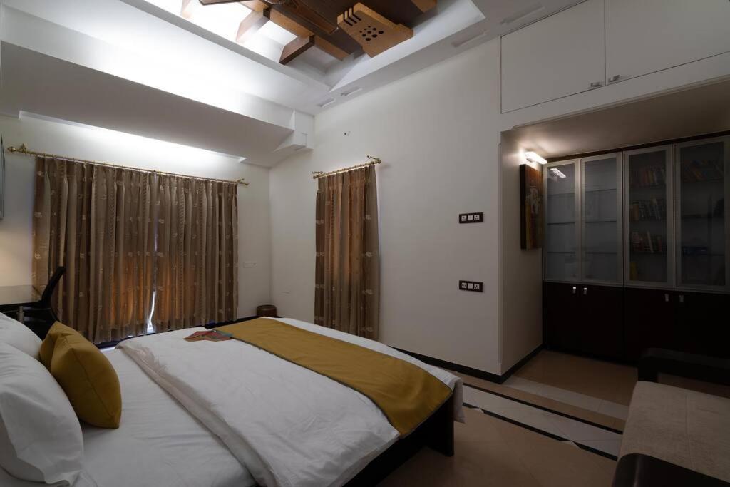 Super Luxury - Near To Karnavati Club *