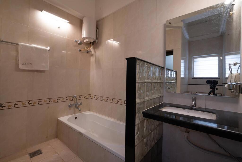 Apartment Super Luxury - Near To Karnavati Club Ahmedabad
