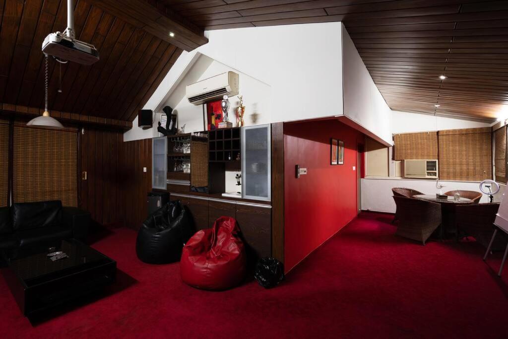 Super Luxury - Near To Karnavati Club Ahmedabad