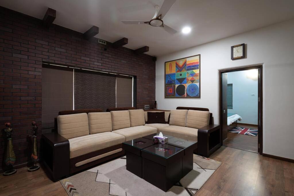 Super Luxury - Near To Karnavati Club * Ahmedabad
