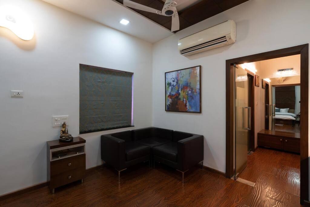 Super Luxury - Near To Karnavati Club *