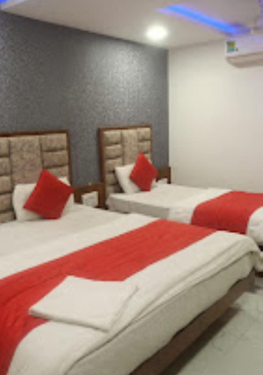 Hotel Lux Ahmedabad