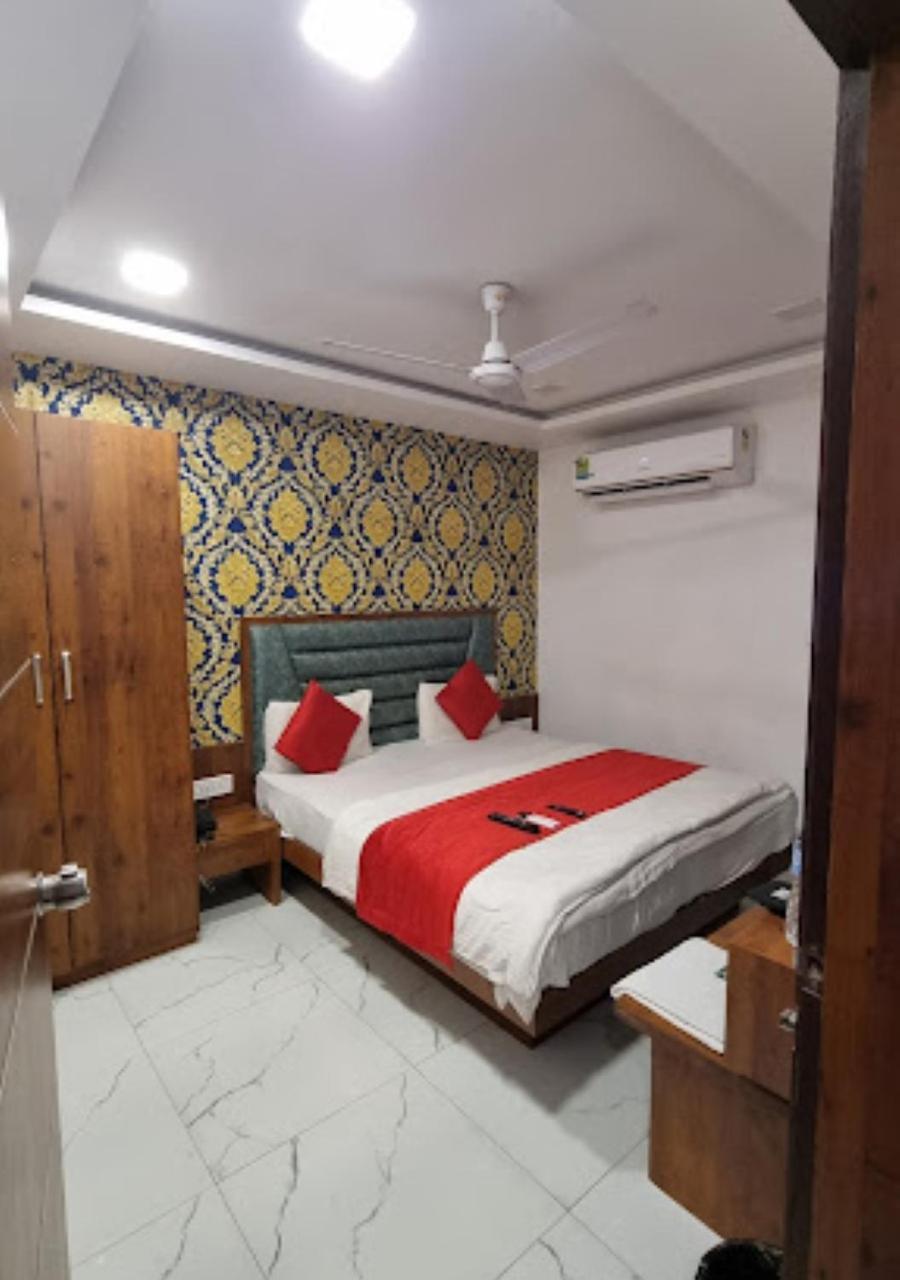 Lux Hotel Ahmedabad
