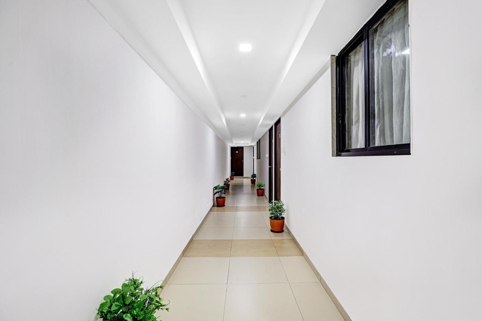 Collection O Shekhawat Palace Hotel Ahmedabad