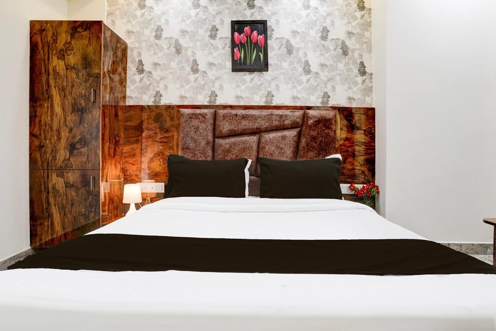Hotel O Shubham Ahmedabad