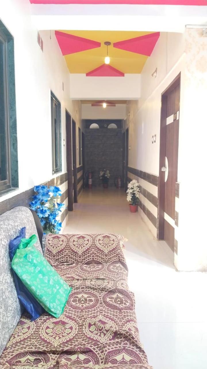 Hotel Hotelkarnawati *