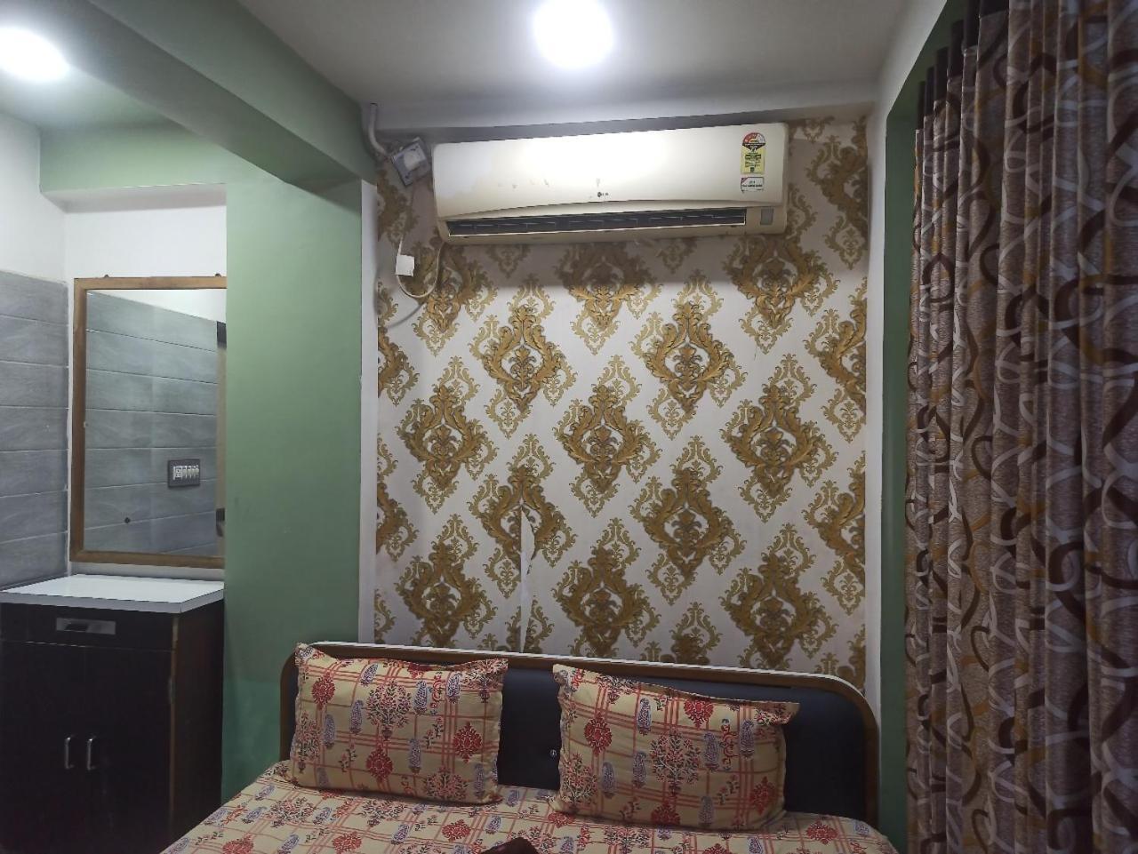 Hotelkarnawati Hotel *