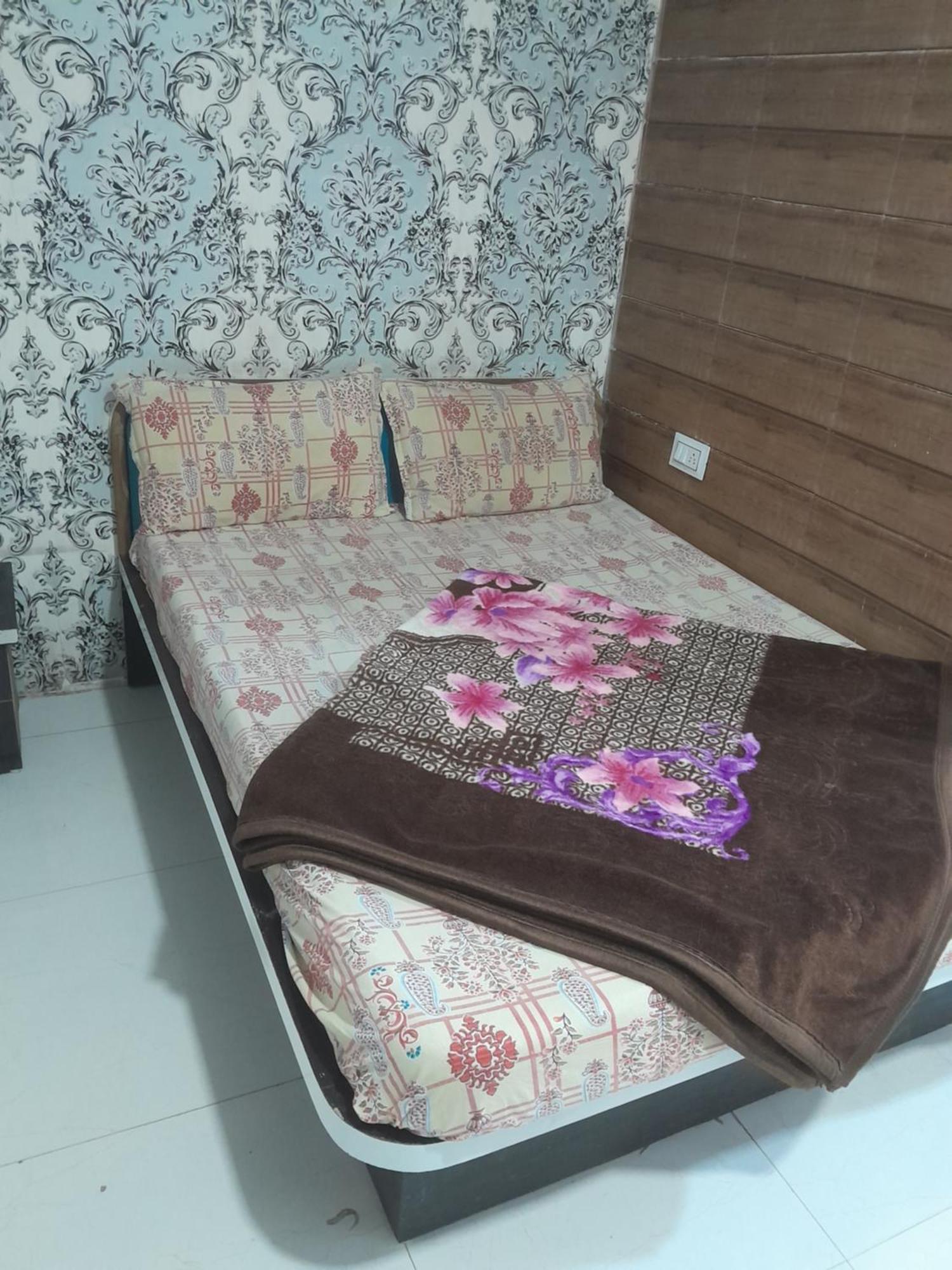 Hotelkarnawati * Ahmedabad