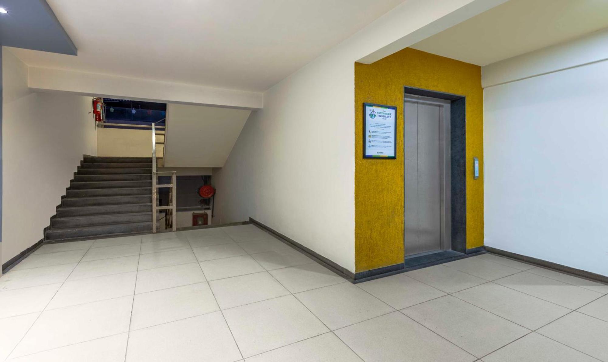 Hotel Treebo Kbc 3*