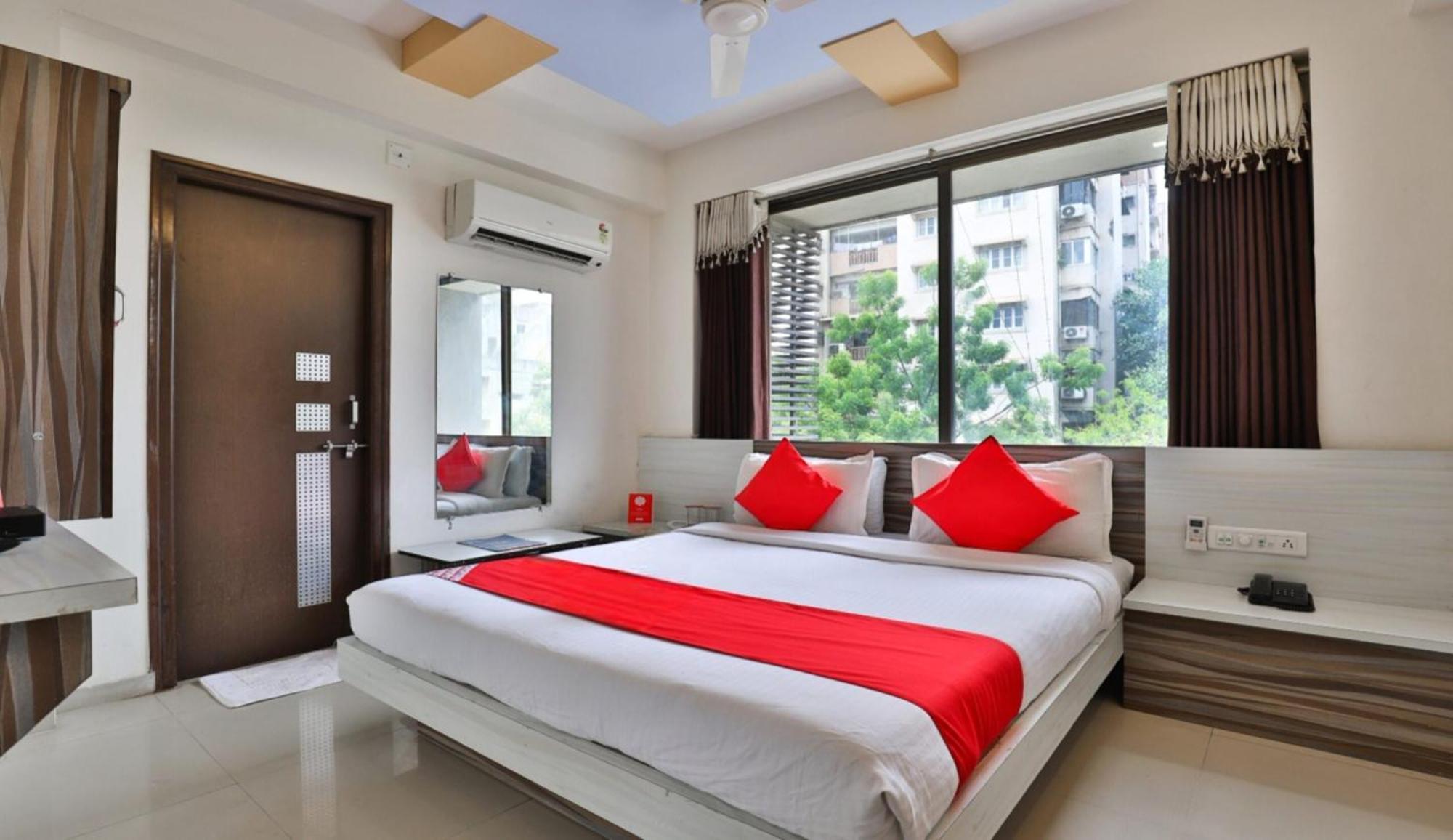 Nandani Hotel *