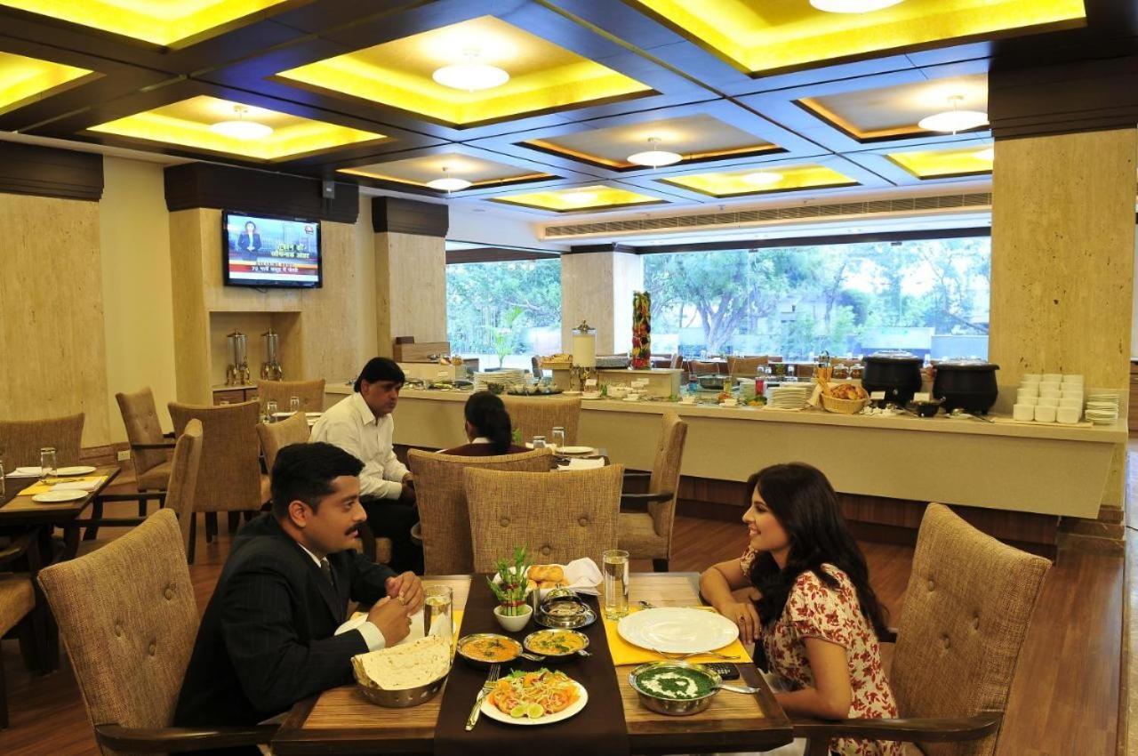 The Sky Imperial, Thaltej Hotel 3*