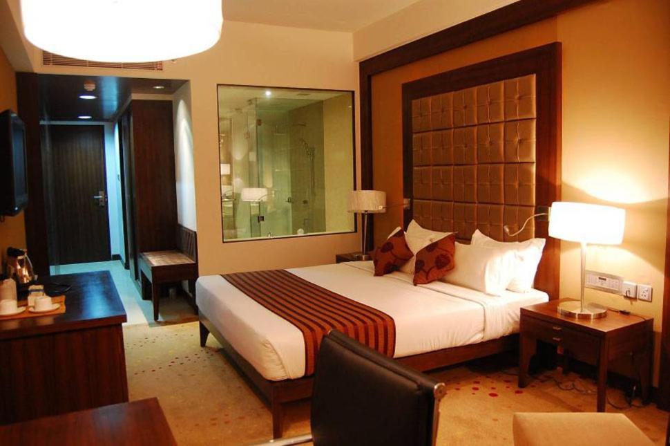 The Sky Imperial, Thaltej 3*