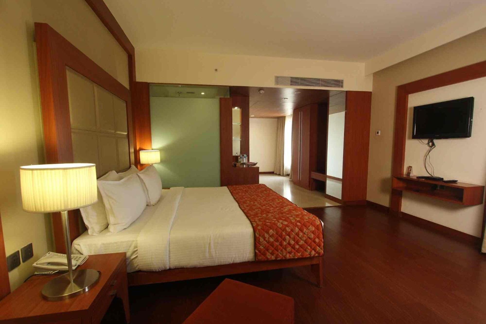 Hotel The Sky Imperial, Thaltej