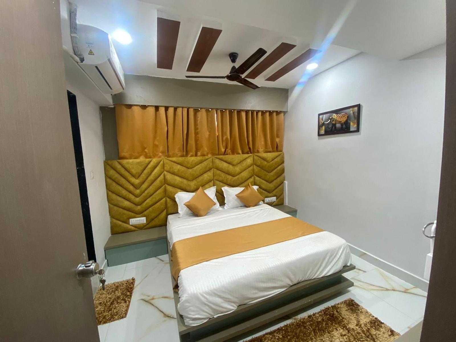 Hira Palace Hotel Ahmedabad