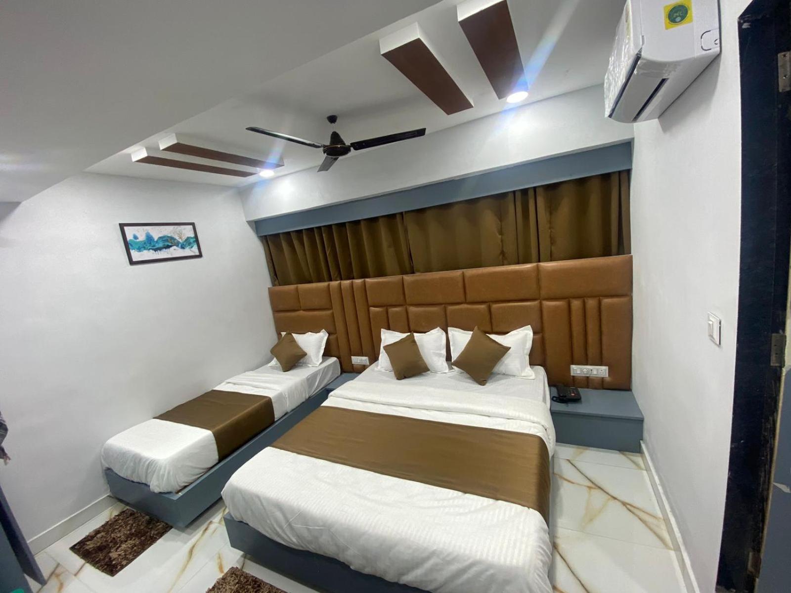 Hira Palace Hotel 3*