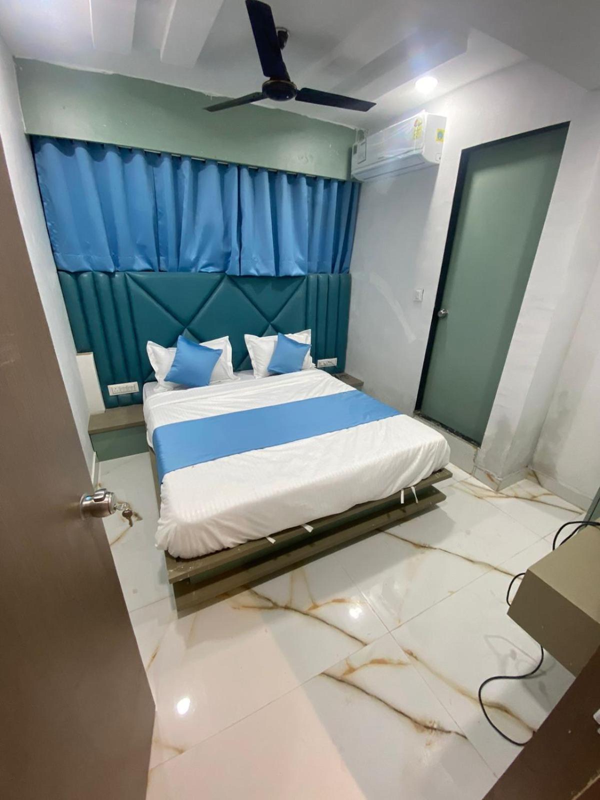 Hotel Hira Palace