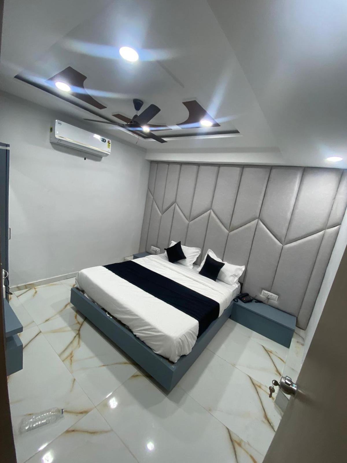 Hira Palace Hotel Ahmedabad