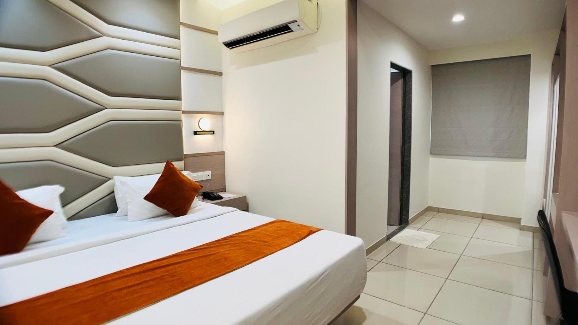 Hotel Ashray Express Ahmedabad