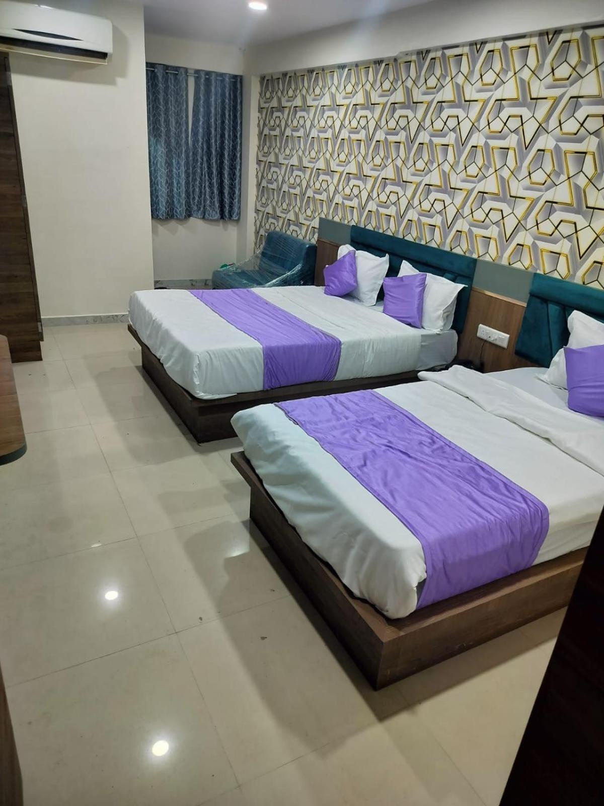 Nr Nayan Residency Hotel 3*