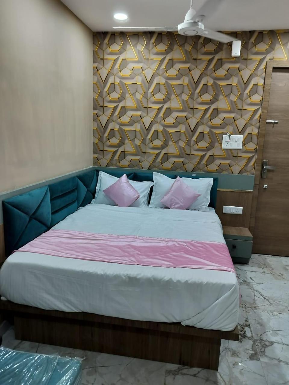 Hotel Nr Nayan Residency 3*