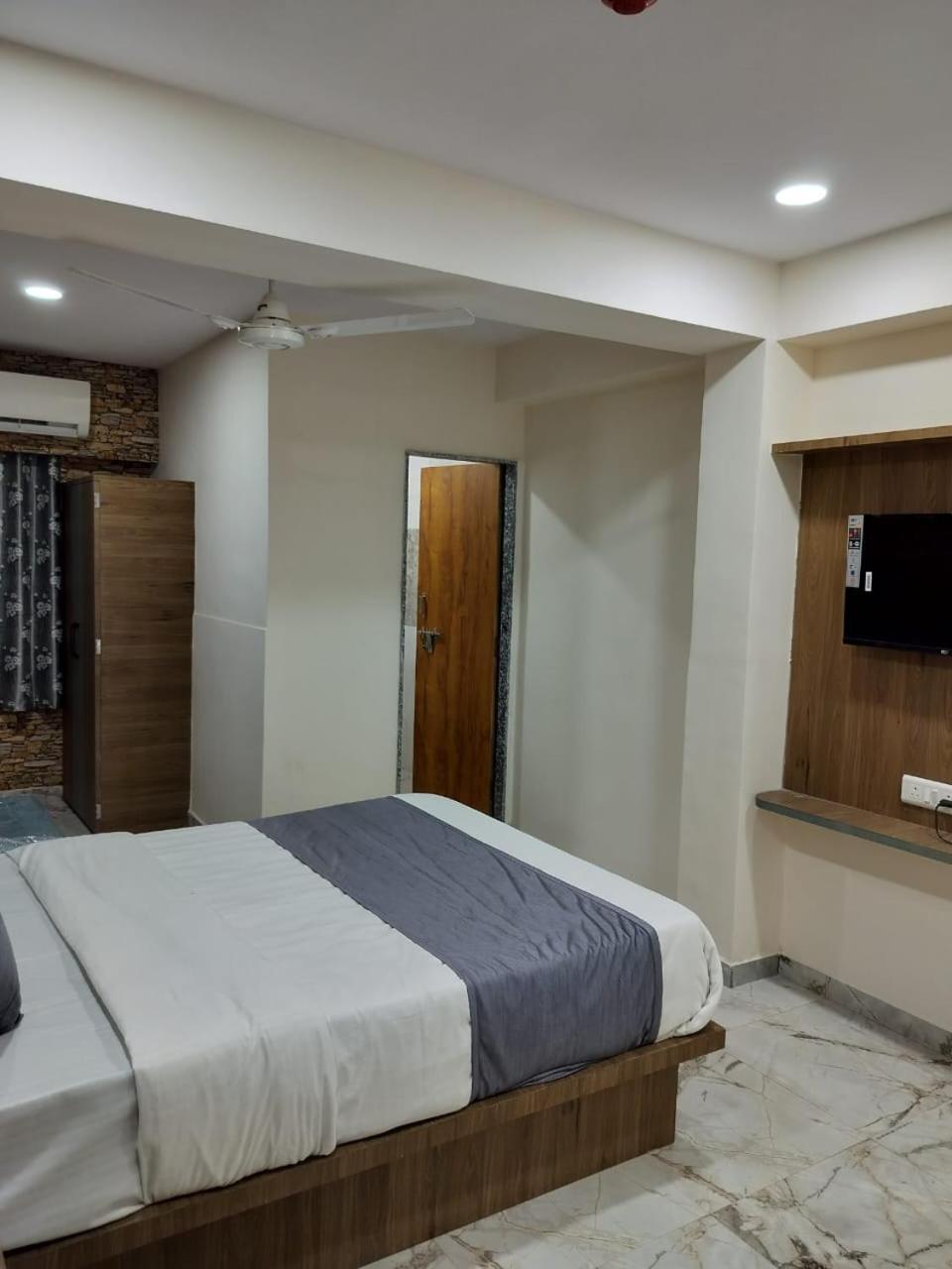 Hotel Nr Nayan Residency Ahmedabad