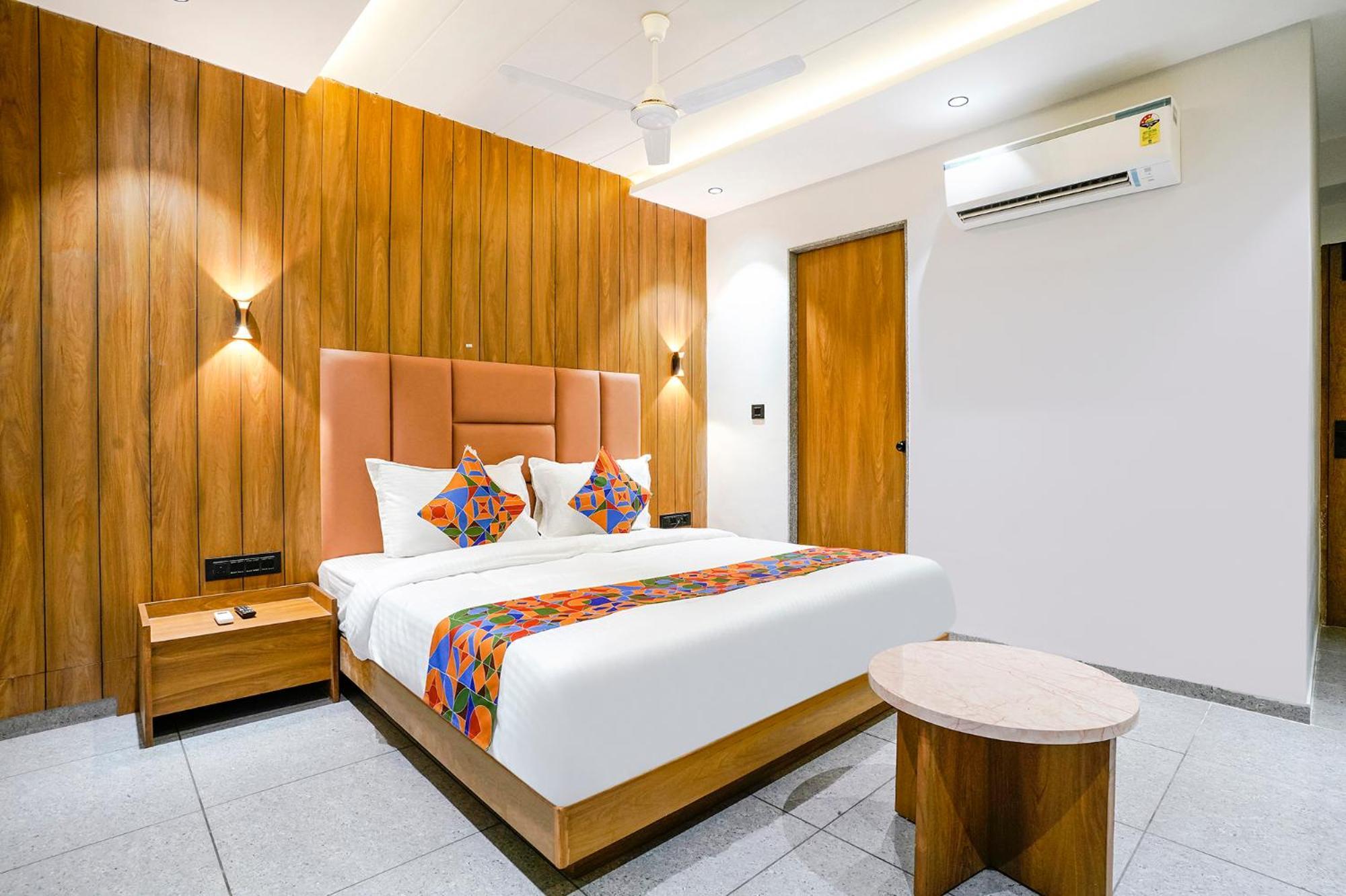 Hotel Fabhotel M S Residency