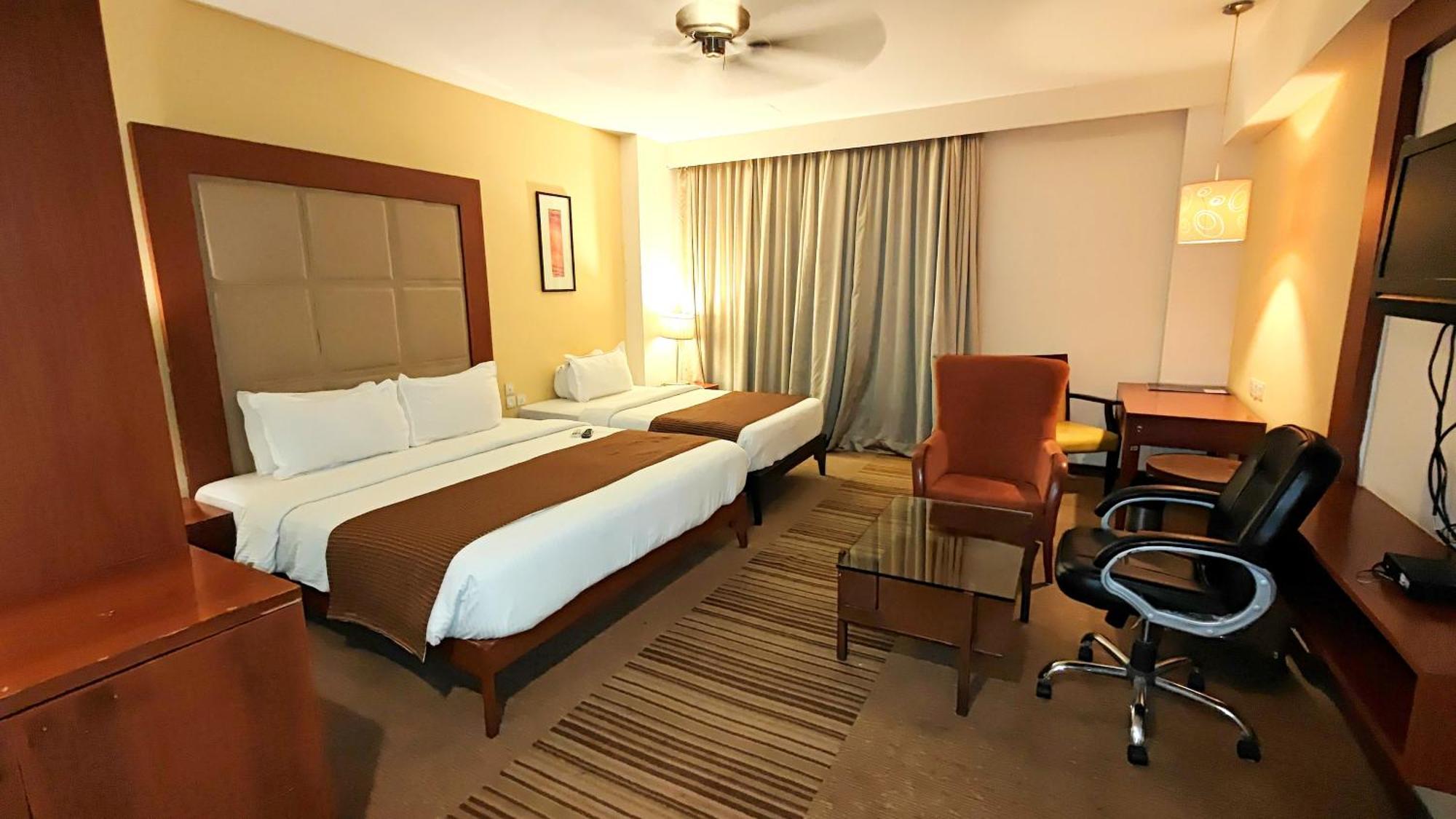 Hotel The Sky Imperial, Thaltej