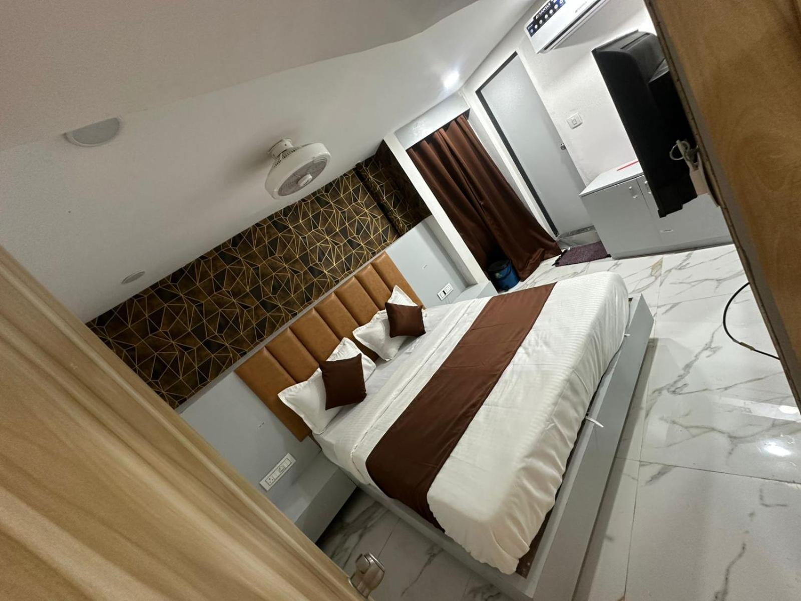Hotel Prime 24 Ahmedabad