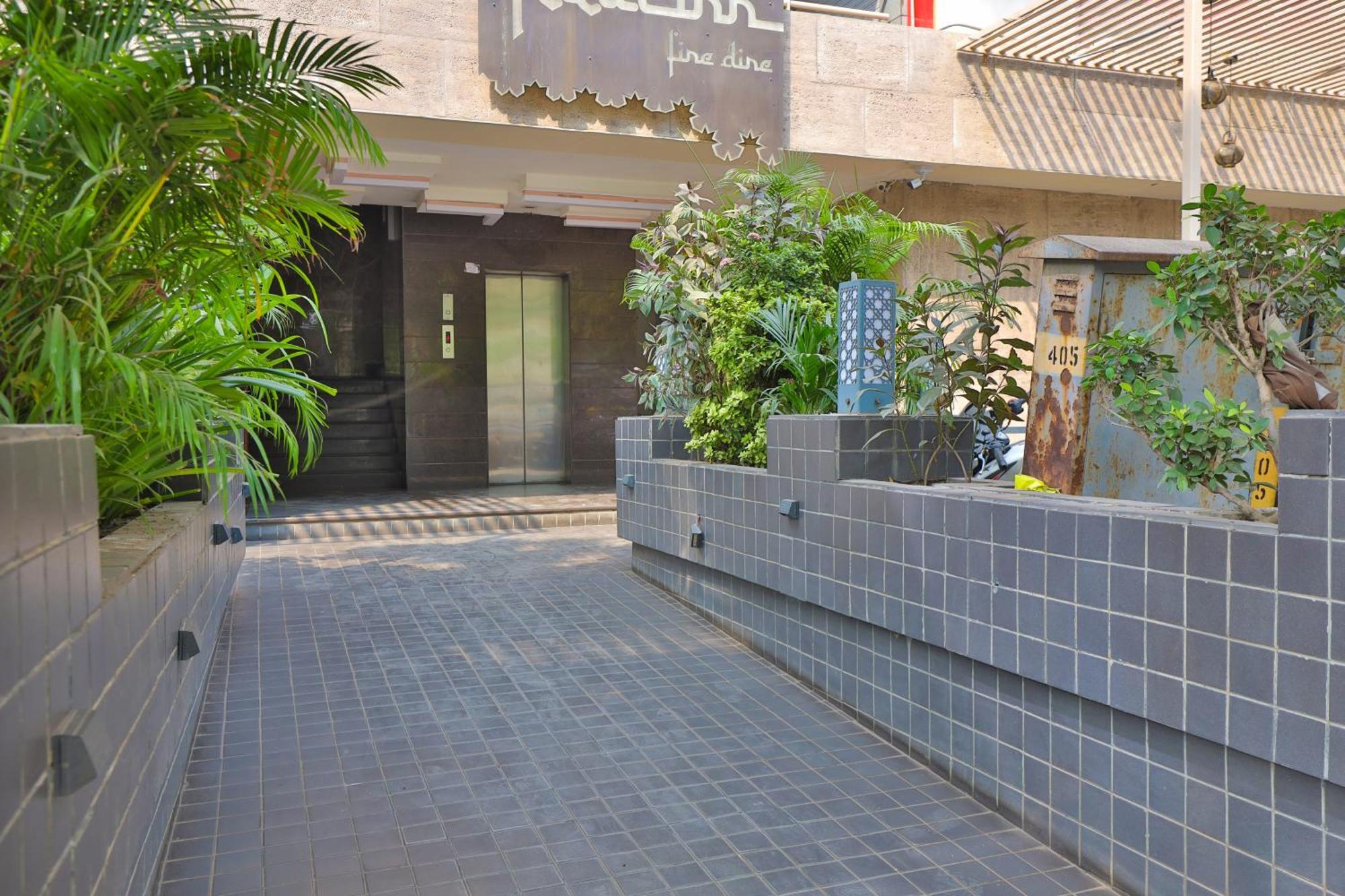 Hotel The Grand