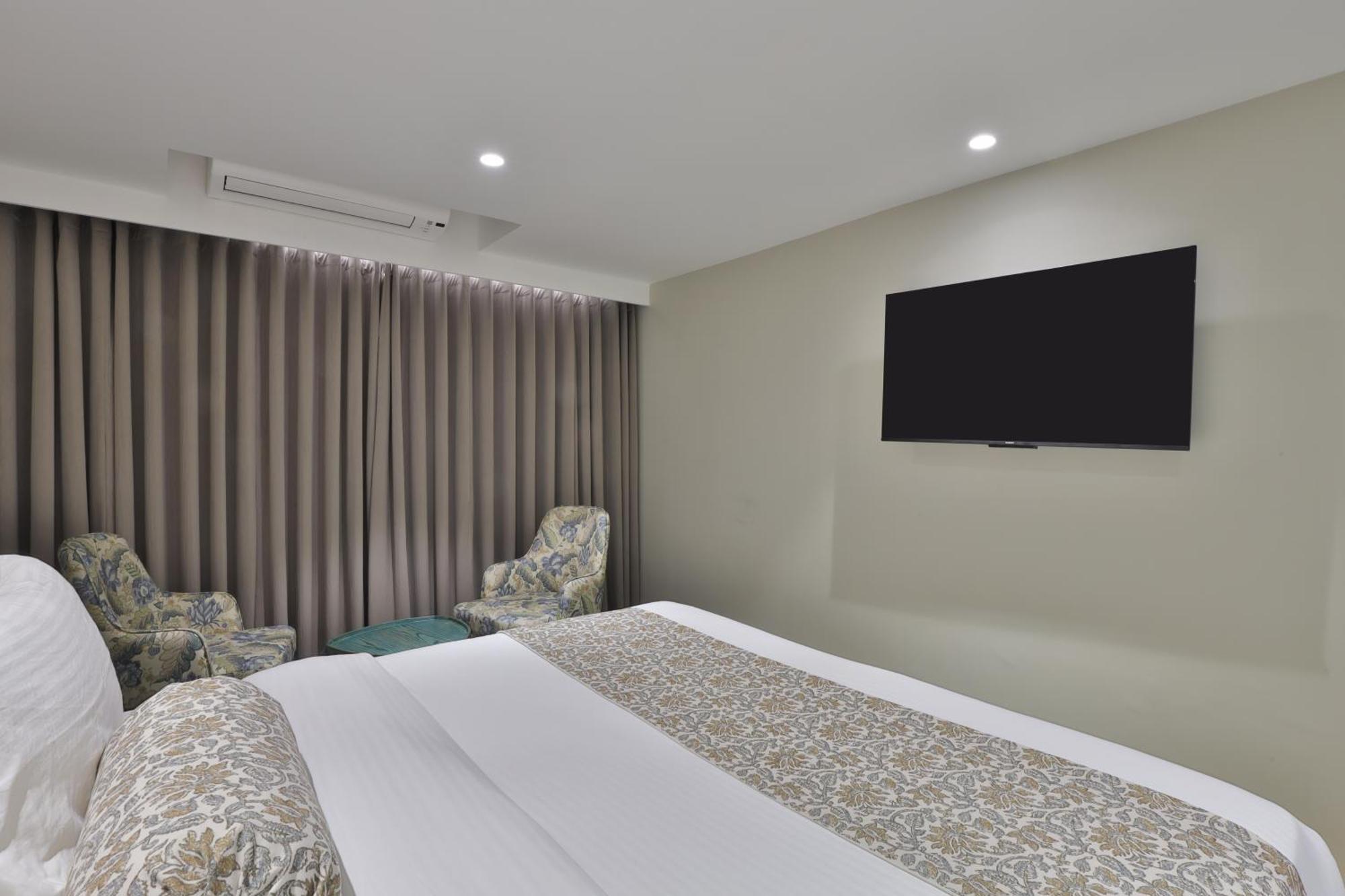 Hotel The Grand 3*