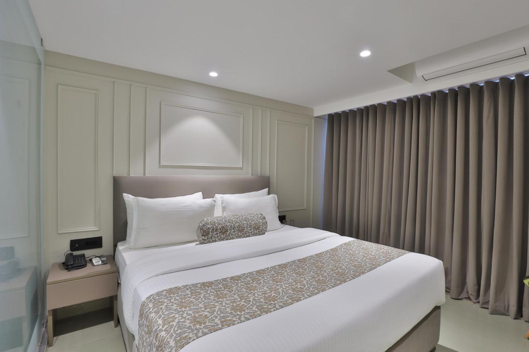 Hotel The Grand 3*