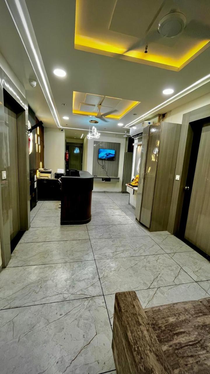 Hotel Bilva Leaf Tree Ahmedabad