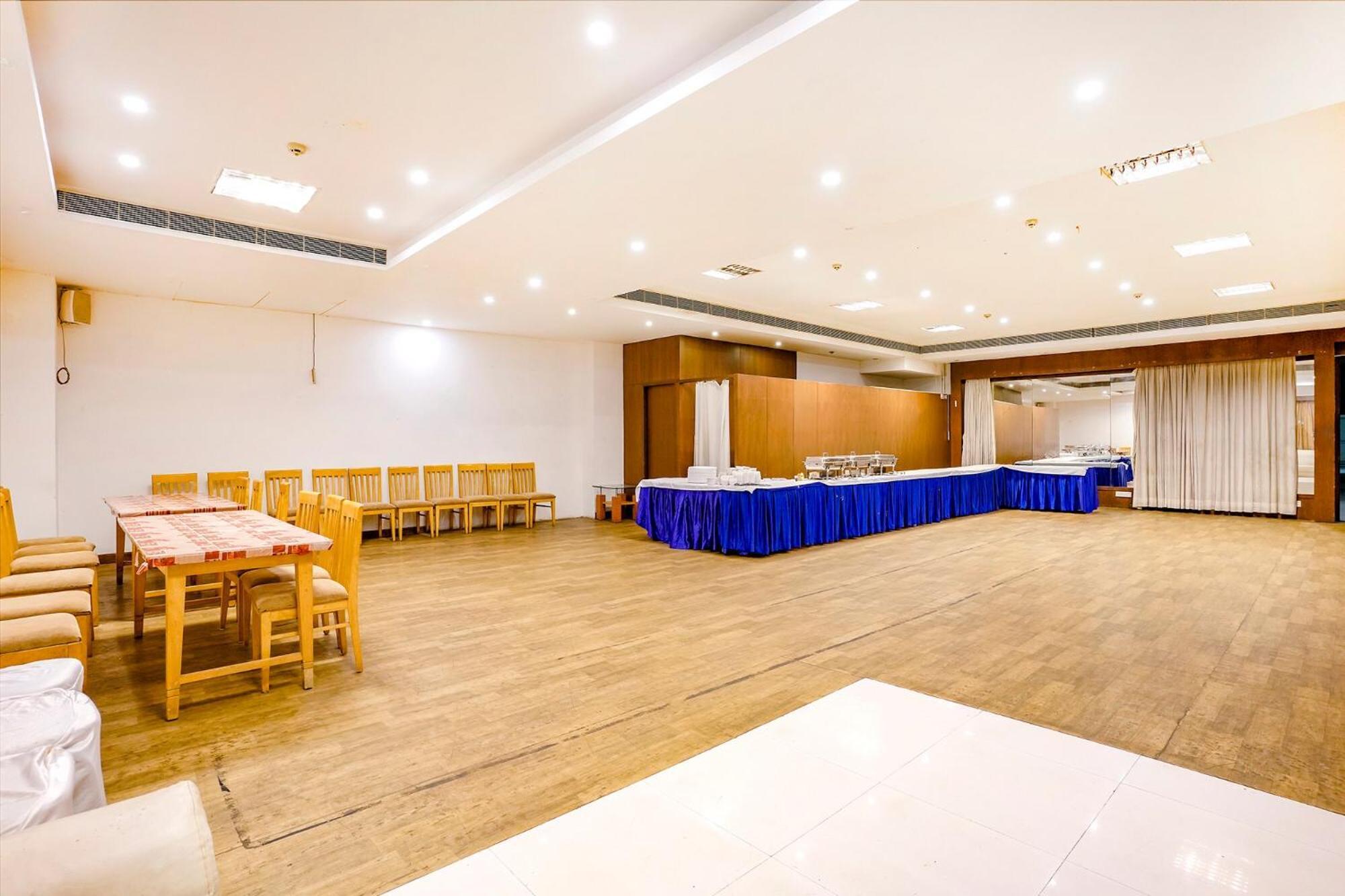 The Sky Comfort, Vejalpur Hotel 3*