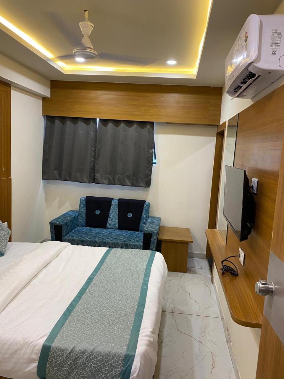 Hotel Neptune Ahmedabad