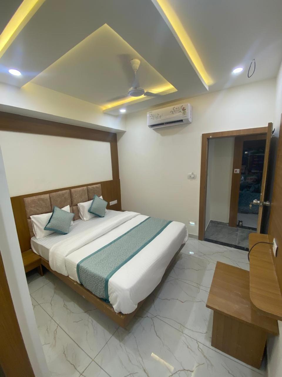 Hotel Neptune Ahmedabad