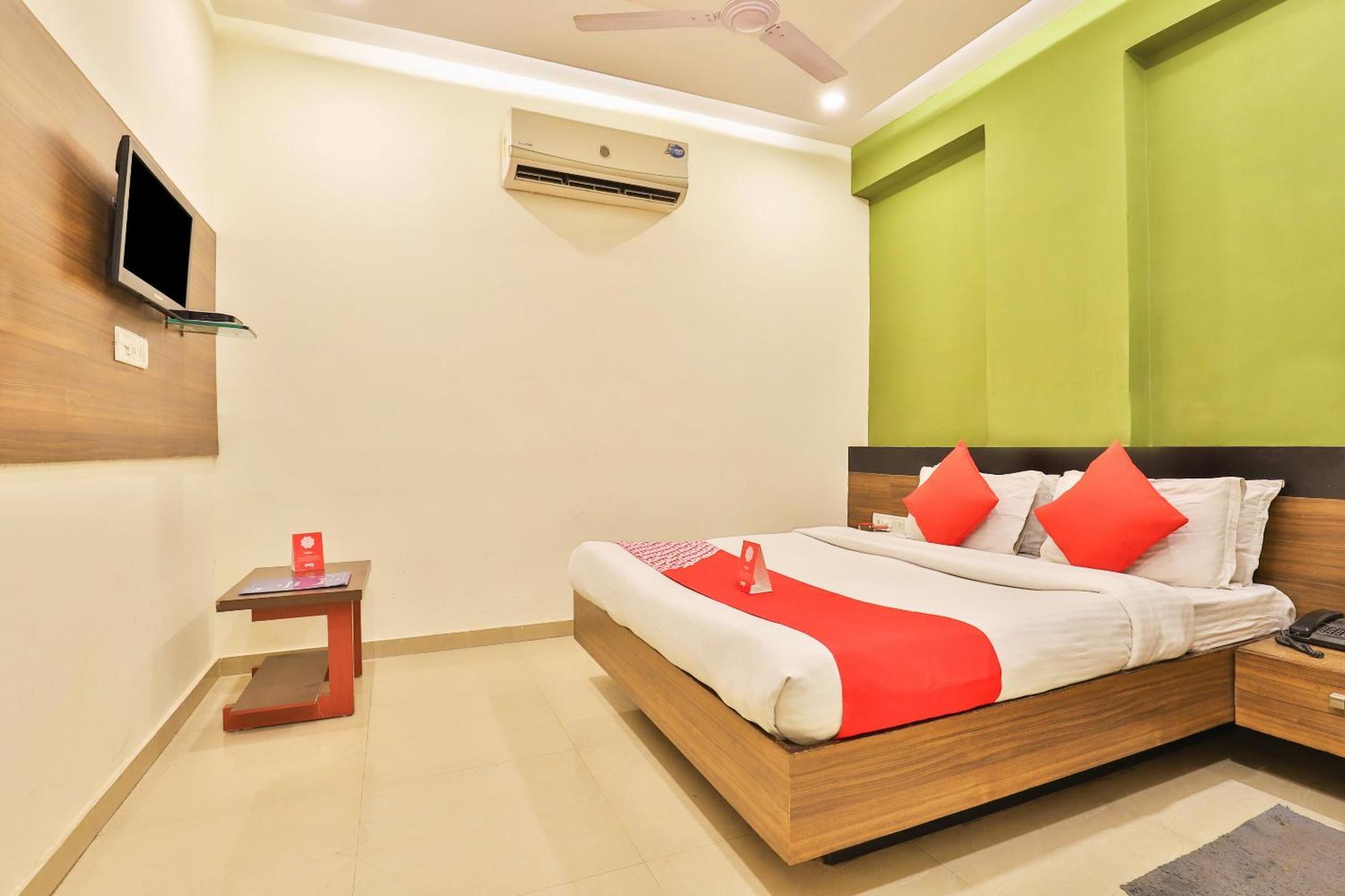 O Apollo Hotel