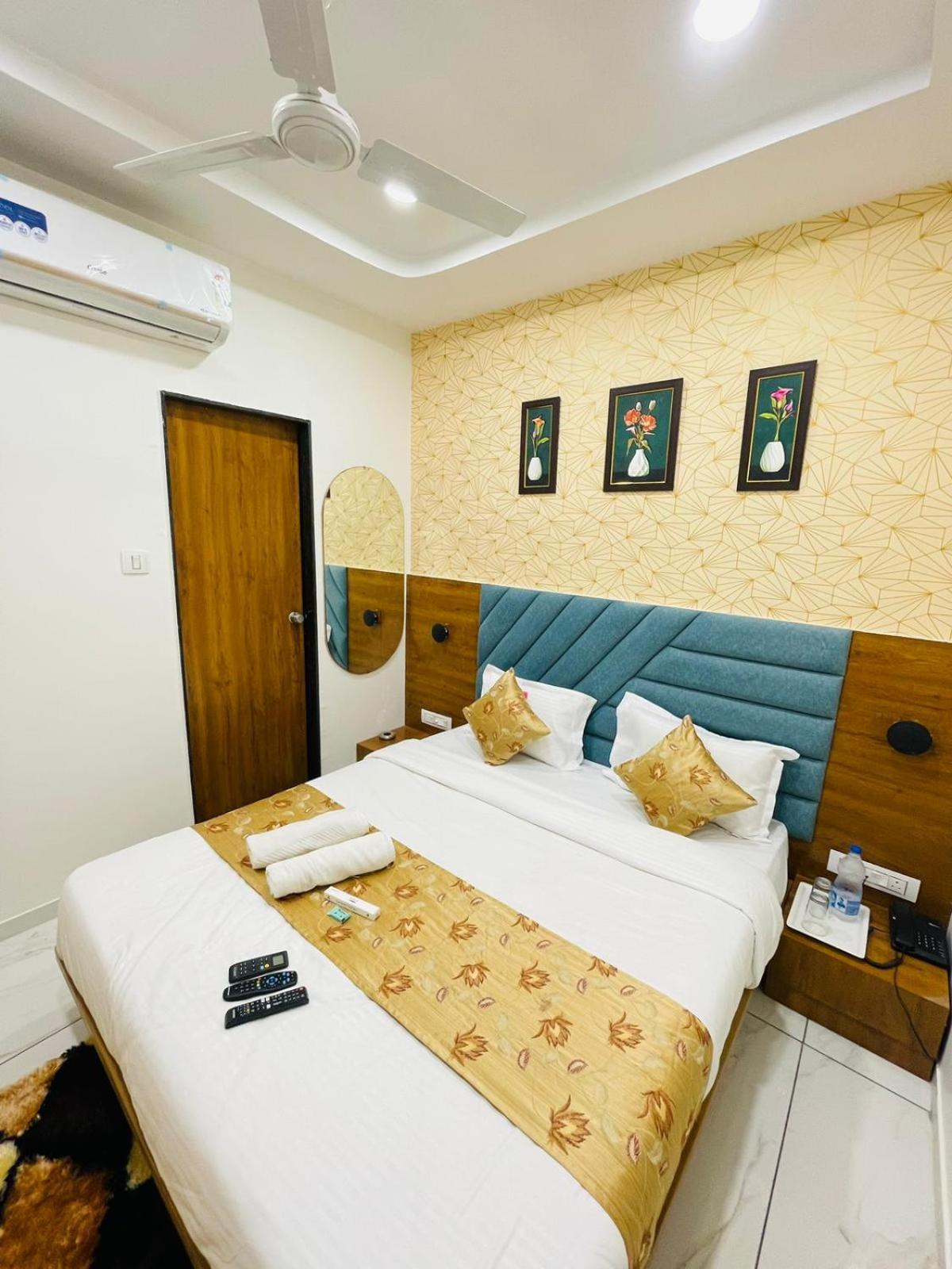 Hotel Avenue Sky Ahmedabad