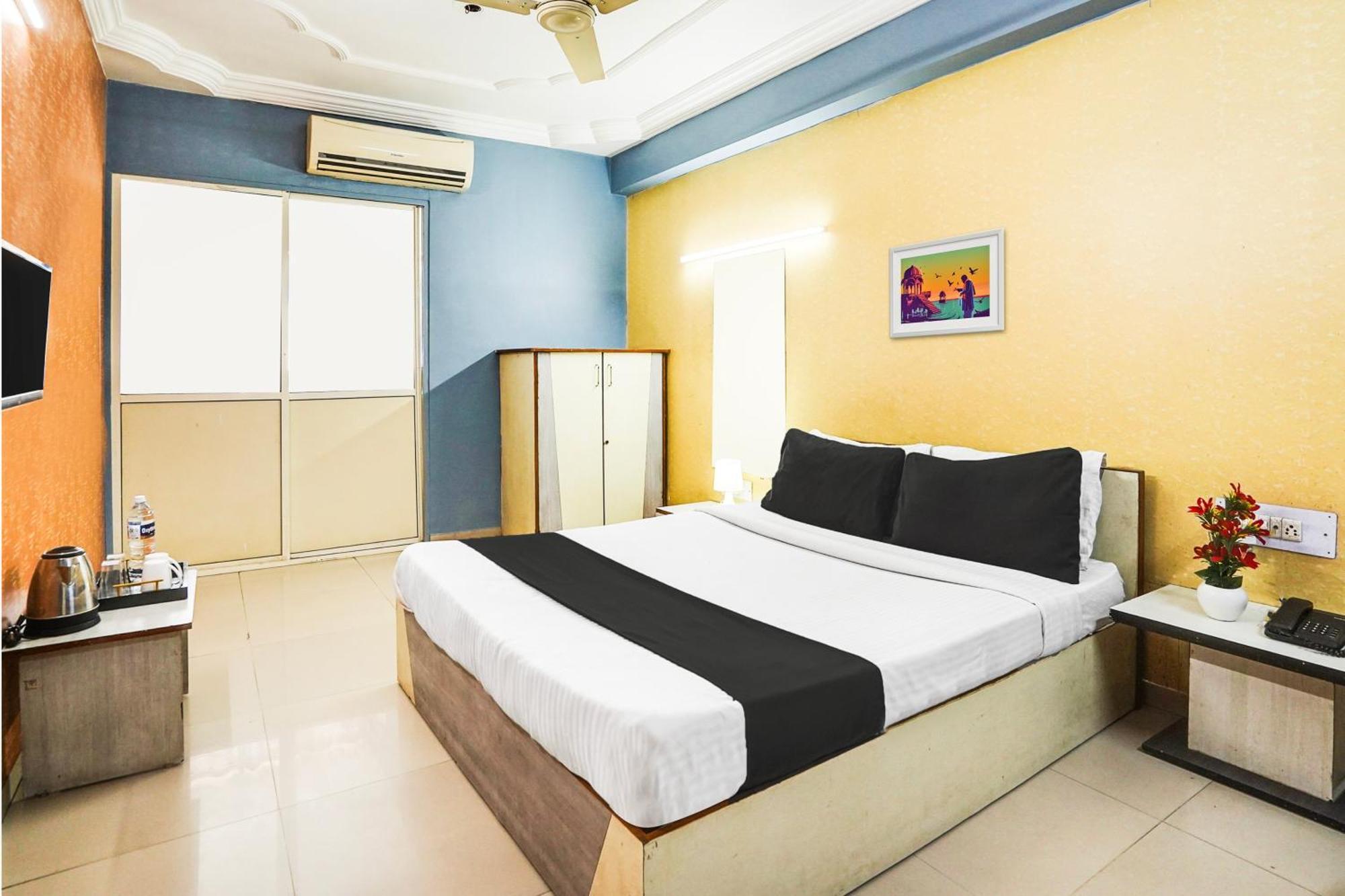 O Vibrant Residency Hotel