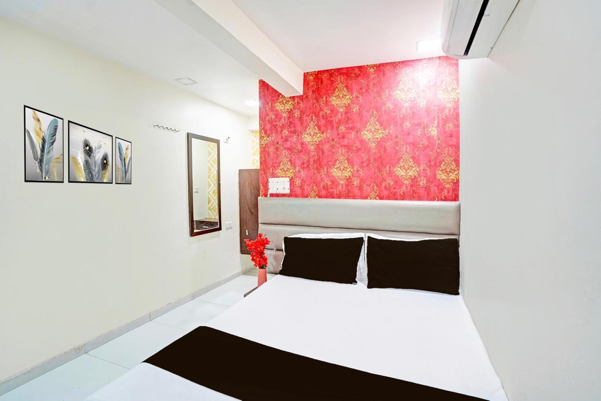 Hotel O S. G. Highway Formerly I Land Park 3*