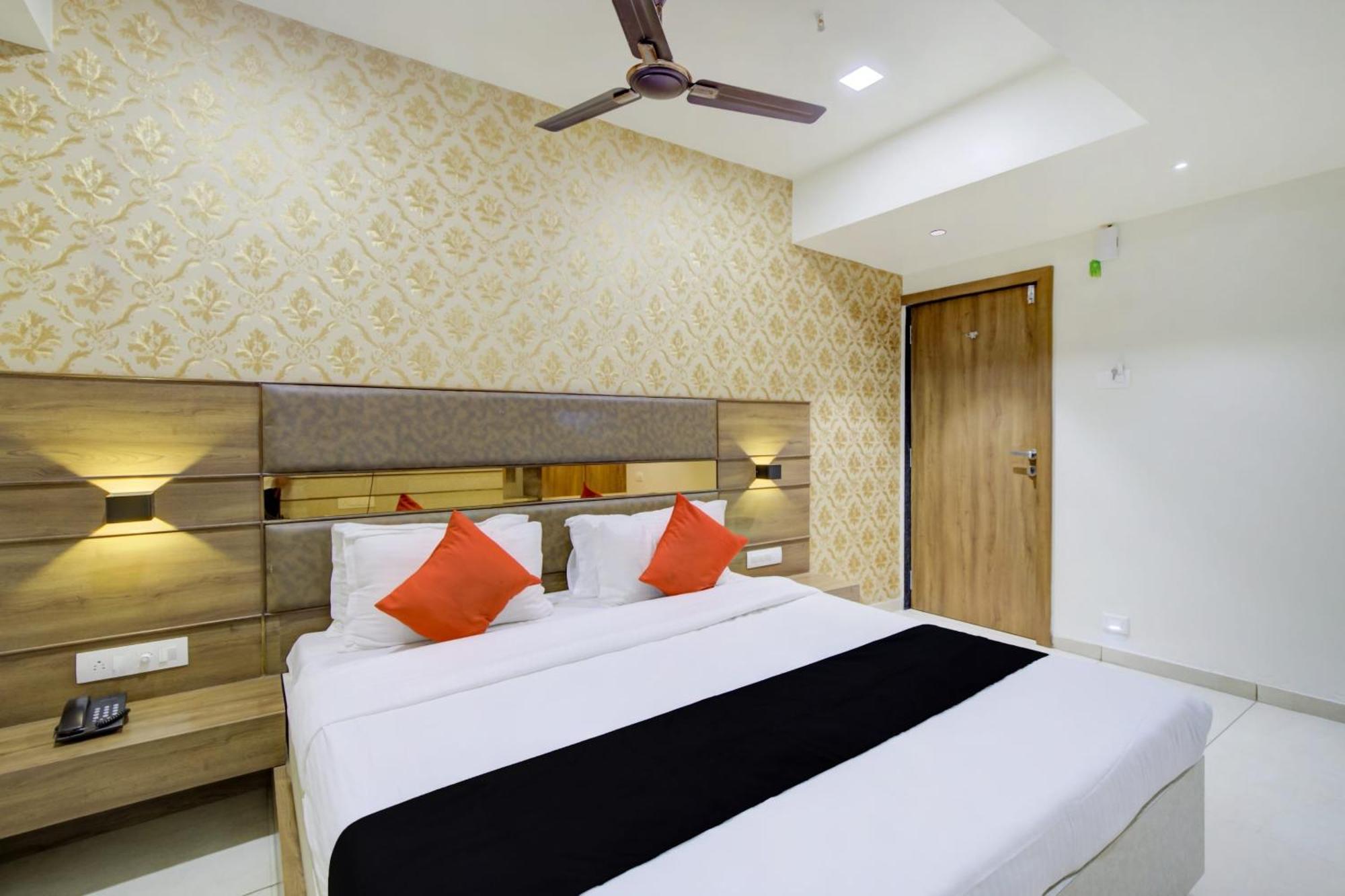 Super O Bharosa Hotel 3*