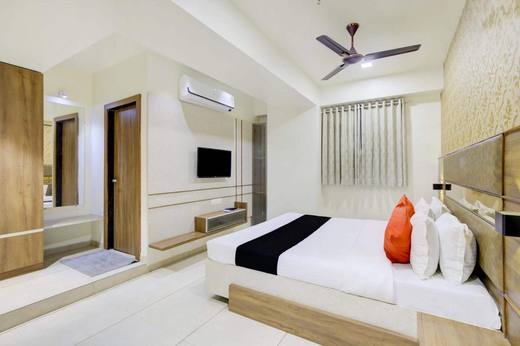 Super O Bharosa Hotel
