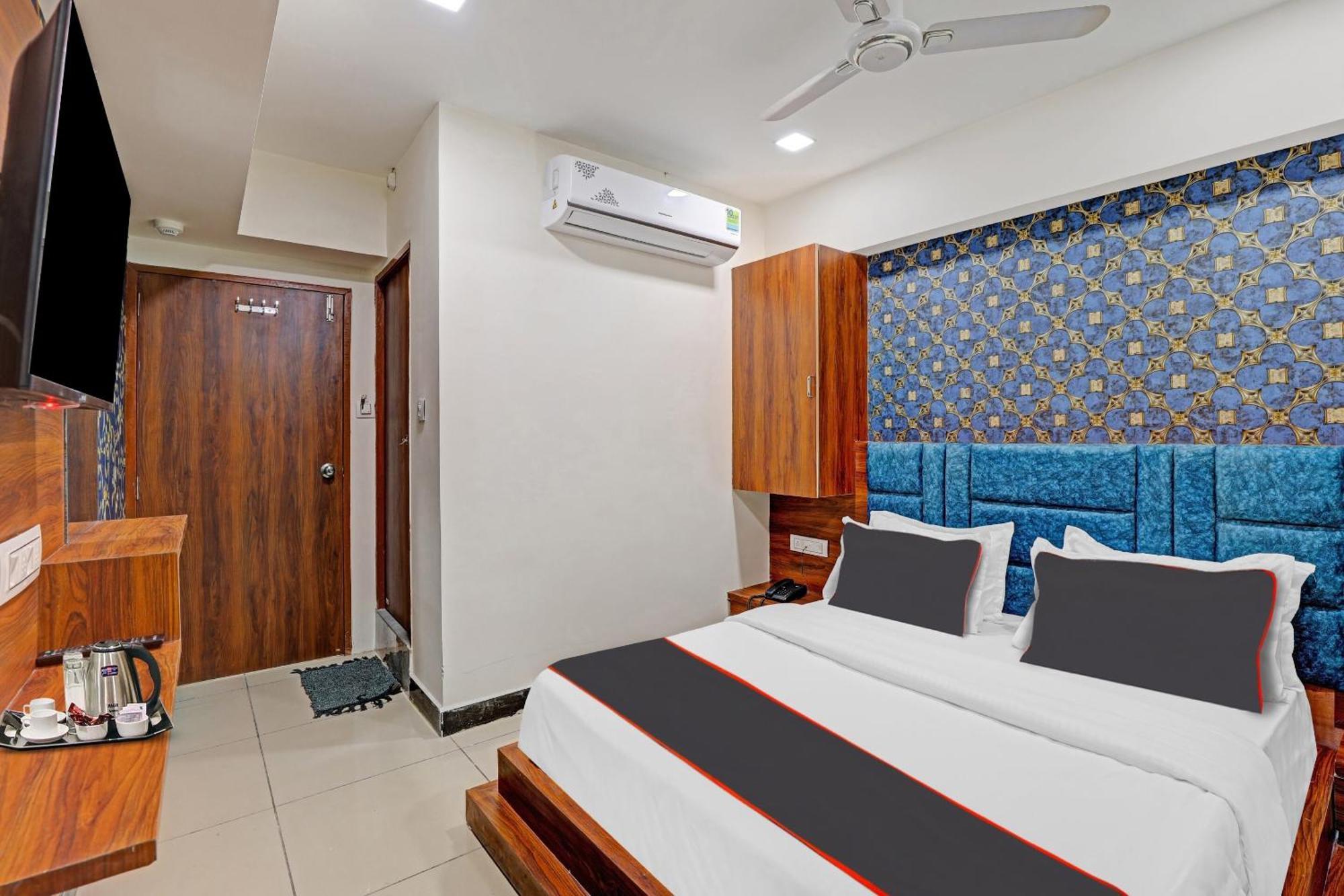 Capital O Bhavya Hotel
