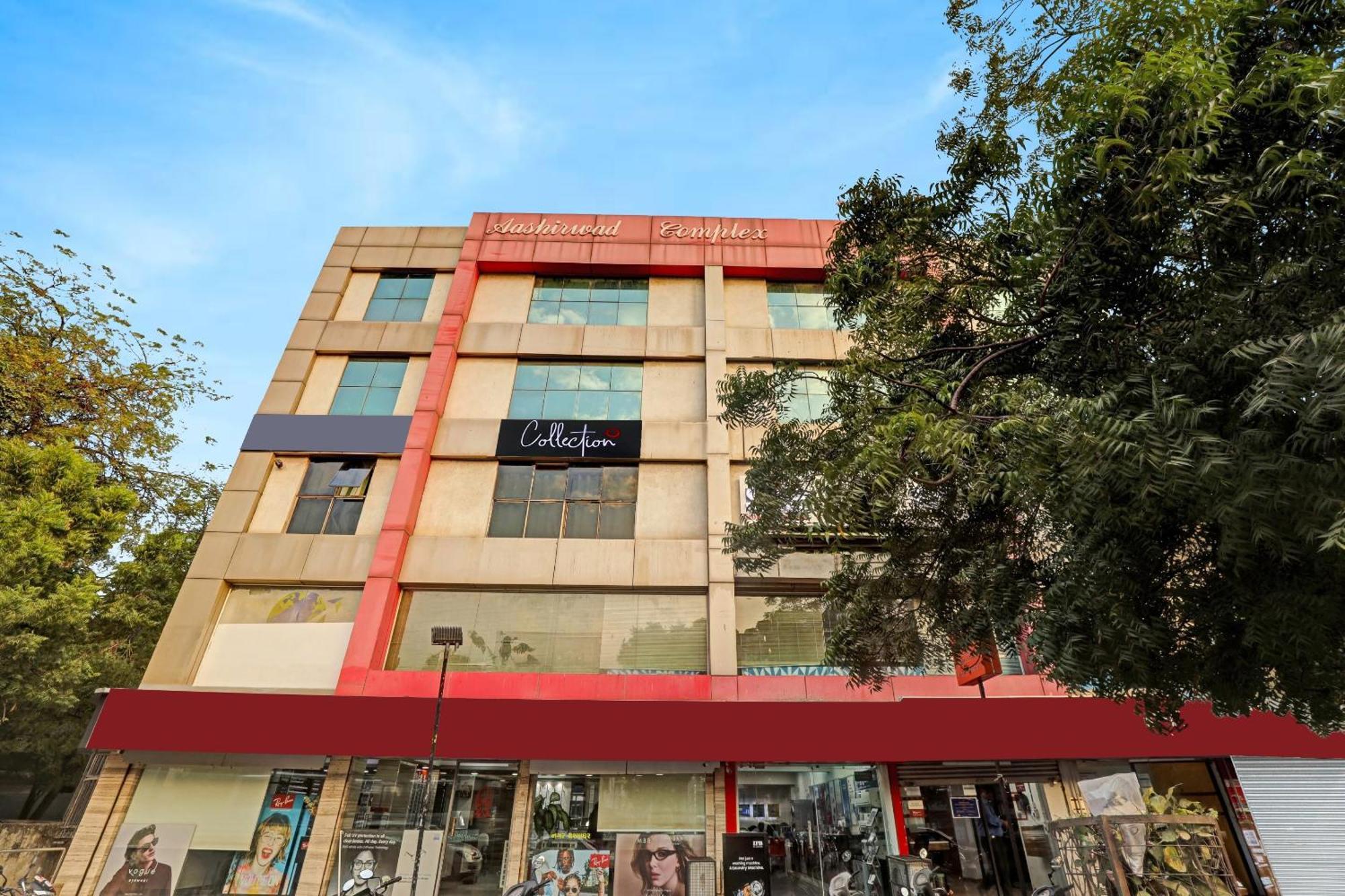 Hotel Capital O Bhavya Ahmedabad