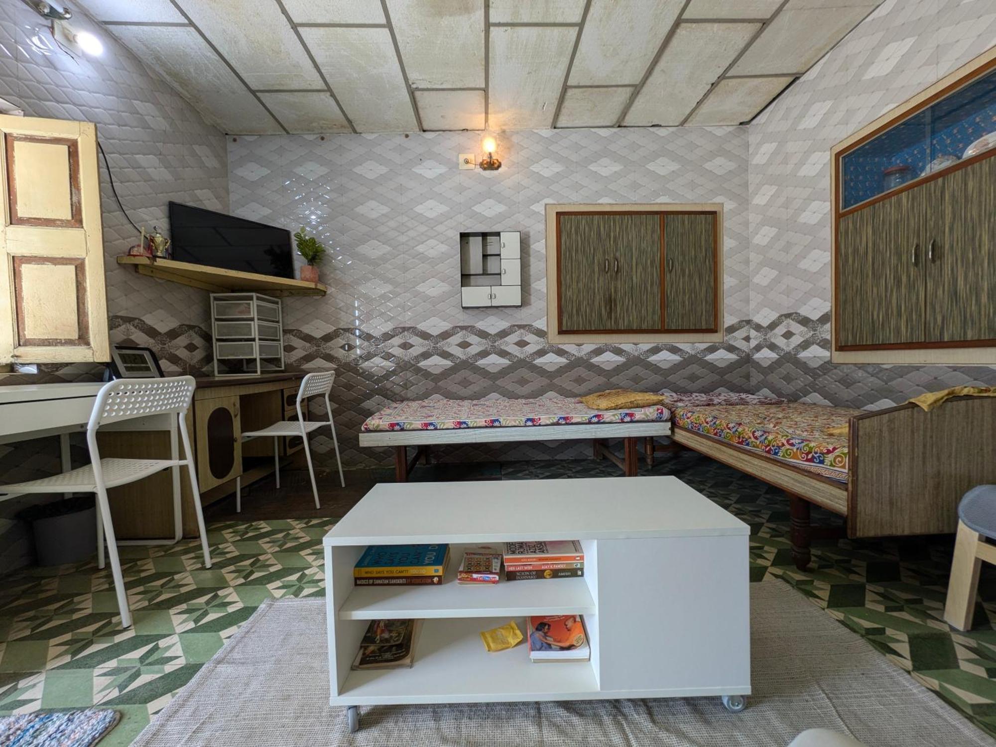 20 Minutes From - Village Apartment *