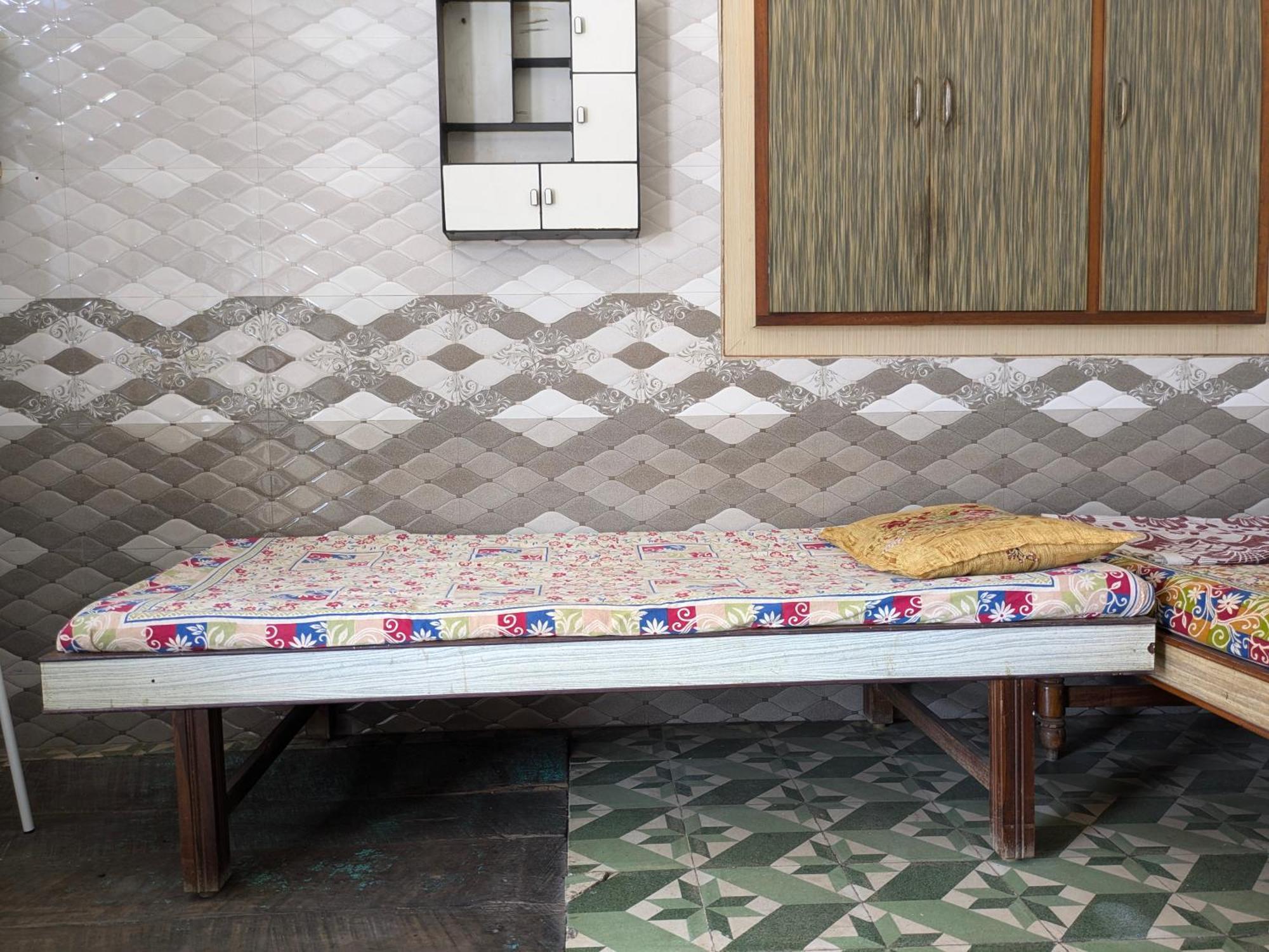 Apartment 20 Minutes From - Village Ahmedabad