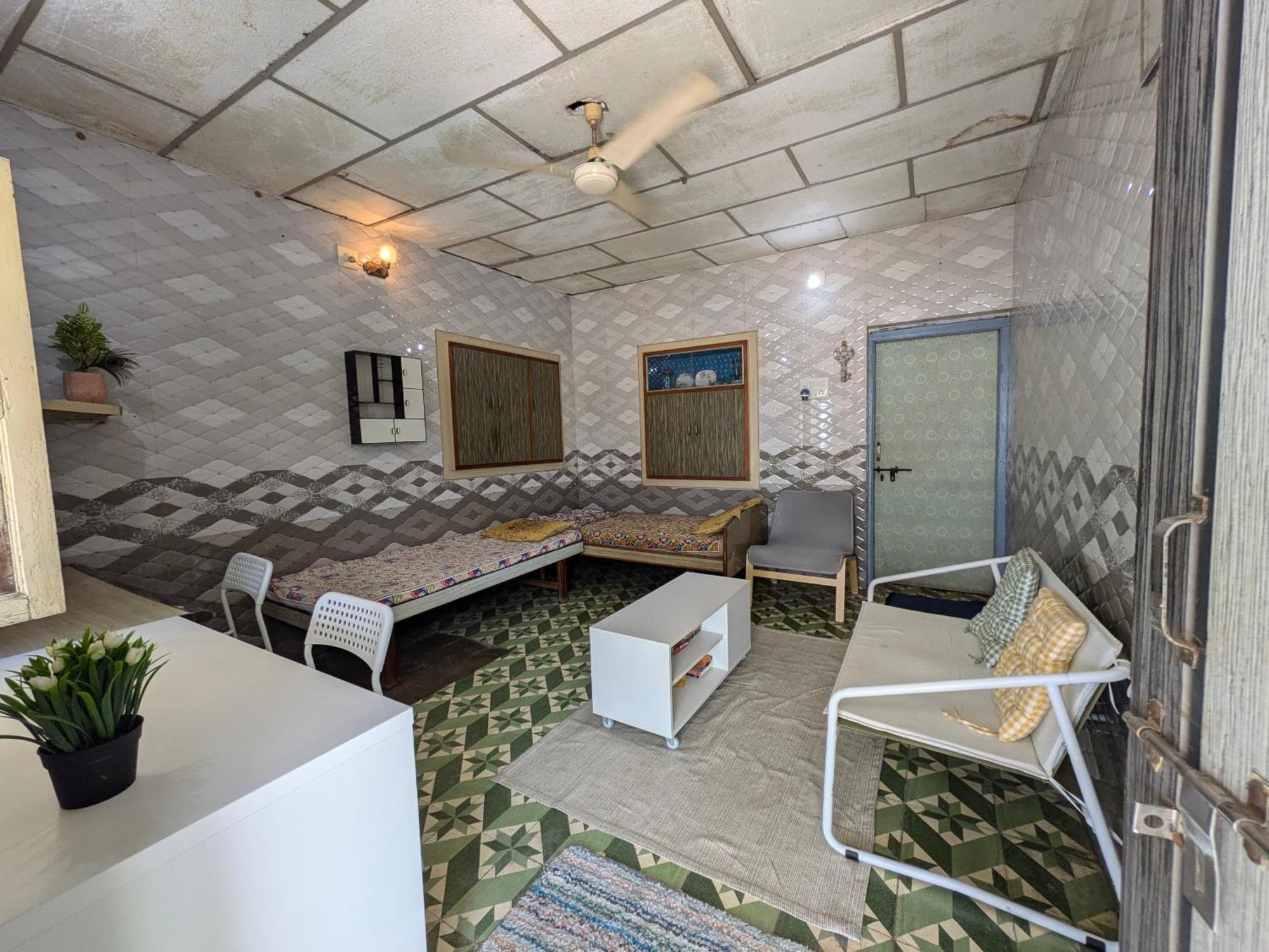 20 Minutes From - Village Apartment Ahmedabad