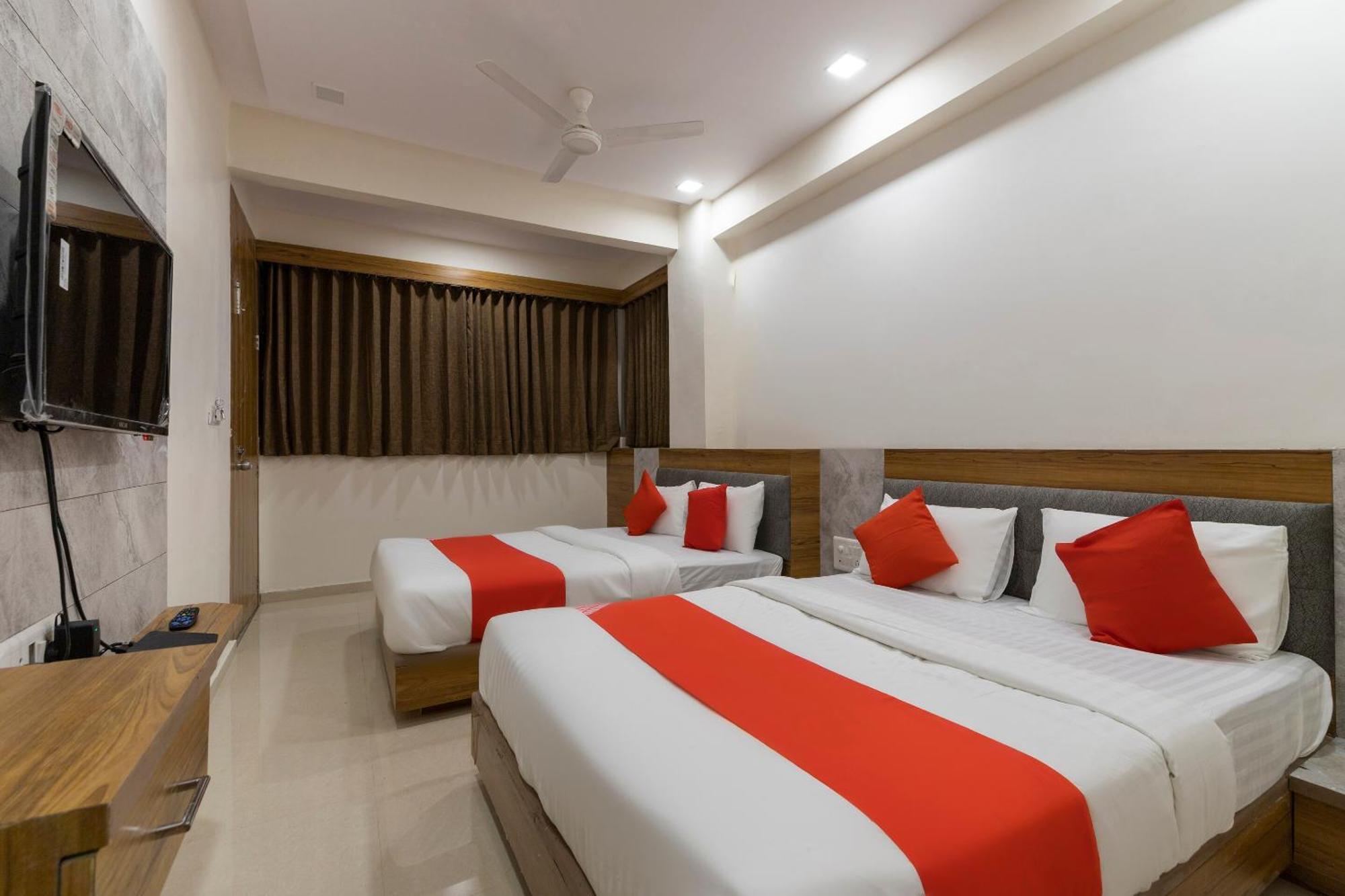 Hotel O Bhavya Ahmedabad